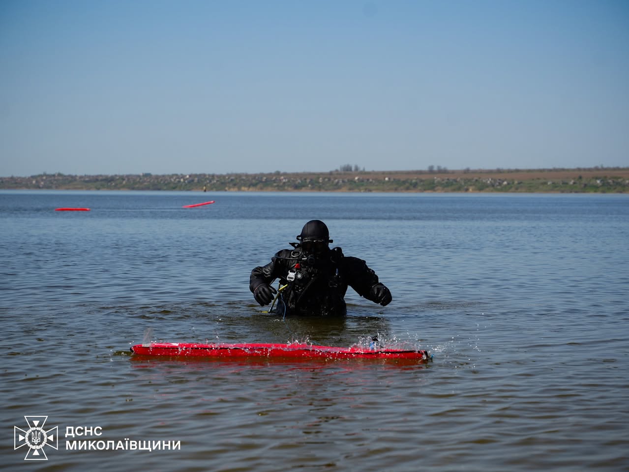 Піротехніки ДСНС Миколаївщини обстежують прибережні зони на наявність вибухонебезпечних предметів