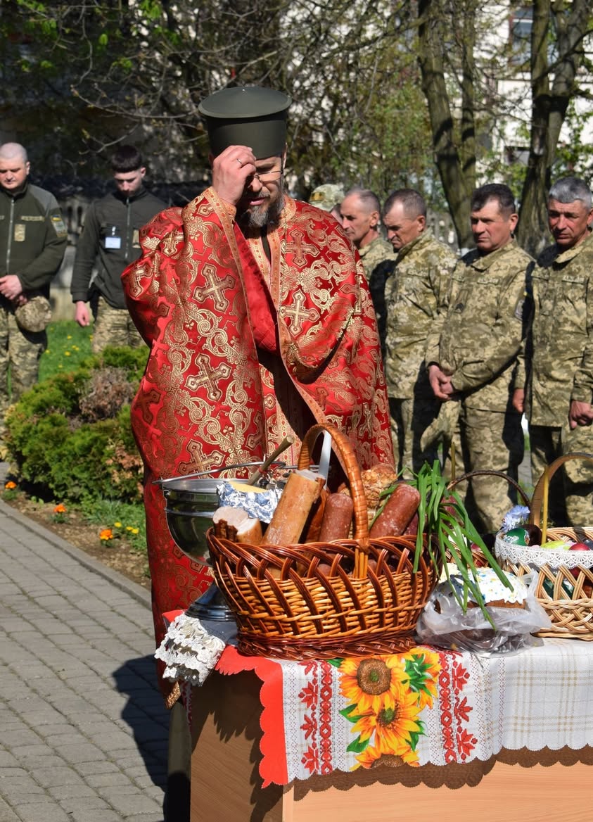 У Чопському прикордонному загоні освятили великодні кошики