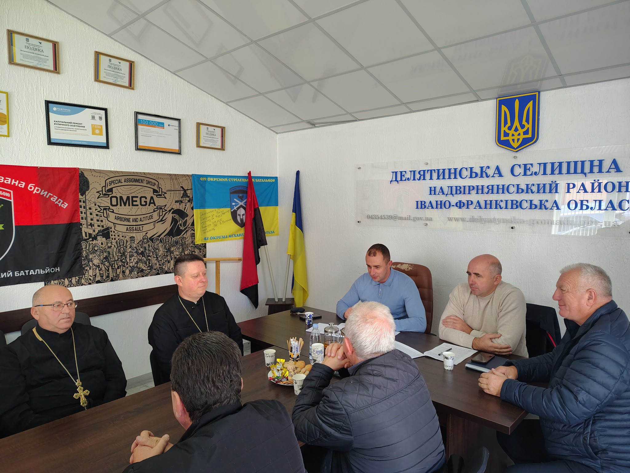 У Делятинській громаді взялися за впорядкування кладовищ