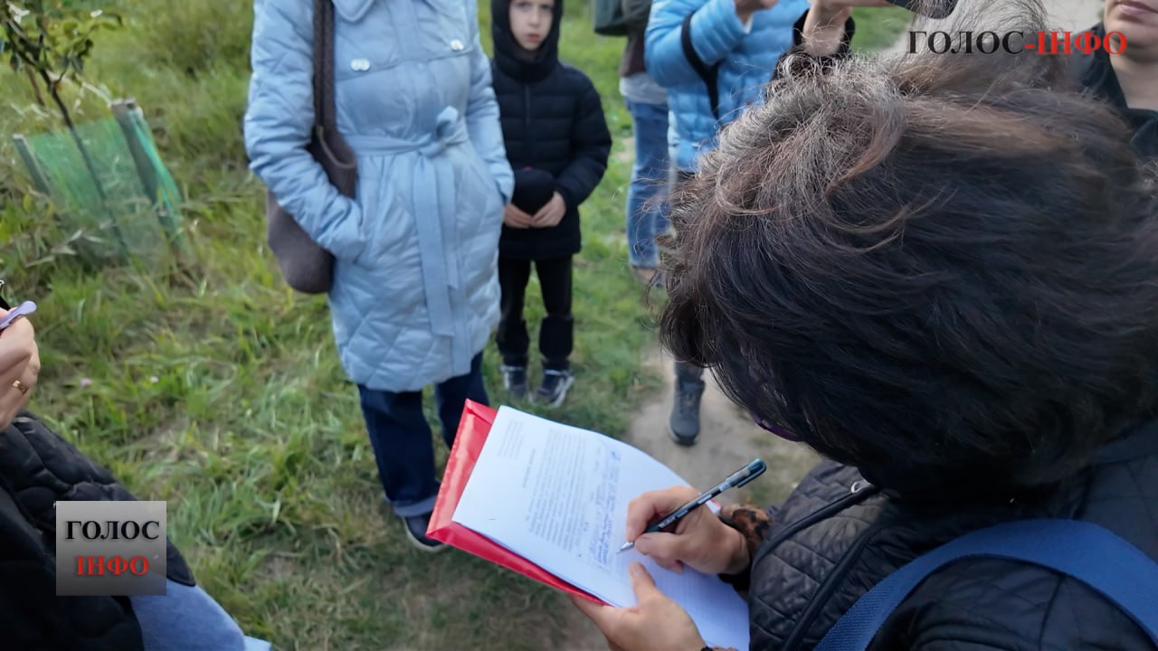 Зелена зона під загрозою: Франківці вимагають зберегти сквер біля міського озера (ВІДЕО)