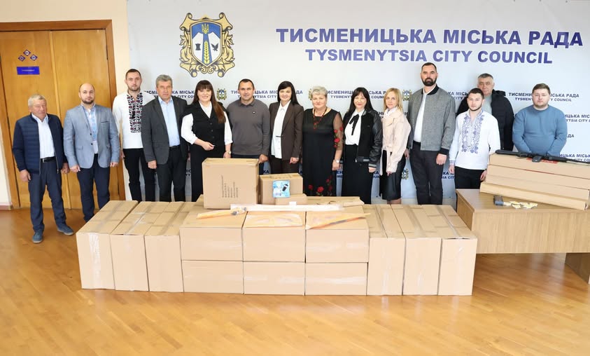Заклади освіти Тисменицької громади отримали нове обладнання