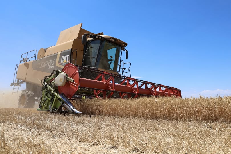 На Івано-Франківщині продовжуються осінньо-польові роботи