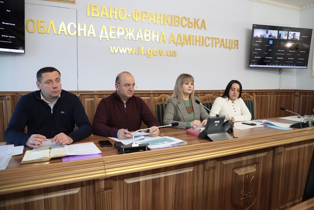 На Івано-Франківщині обговорили протидію туберкульозу, ВІЛ/СНІДу та гепатитам