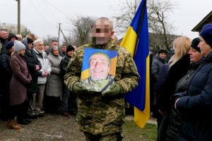 У скорботі в Боднарові попрощалися з Героєм Анатолієм Темником