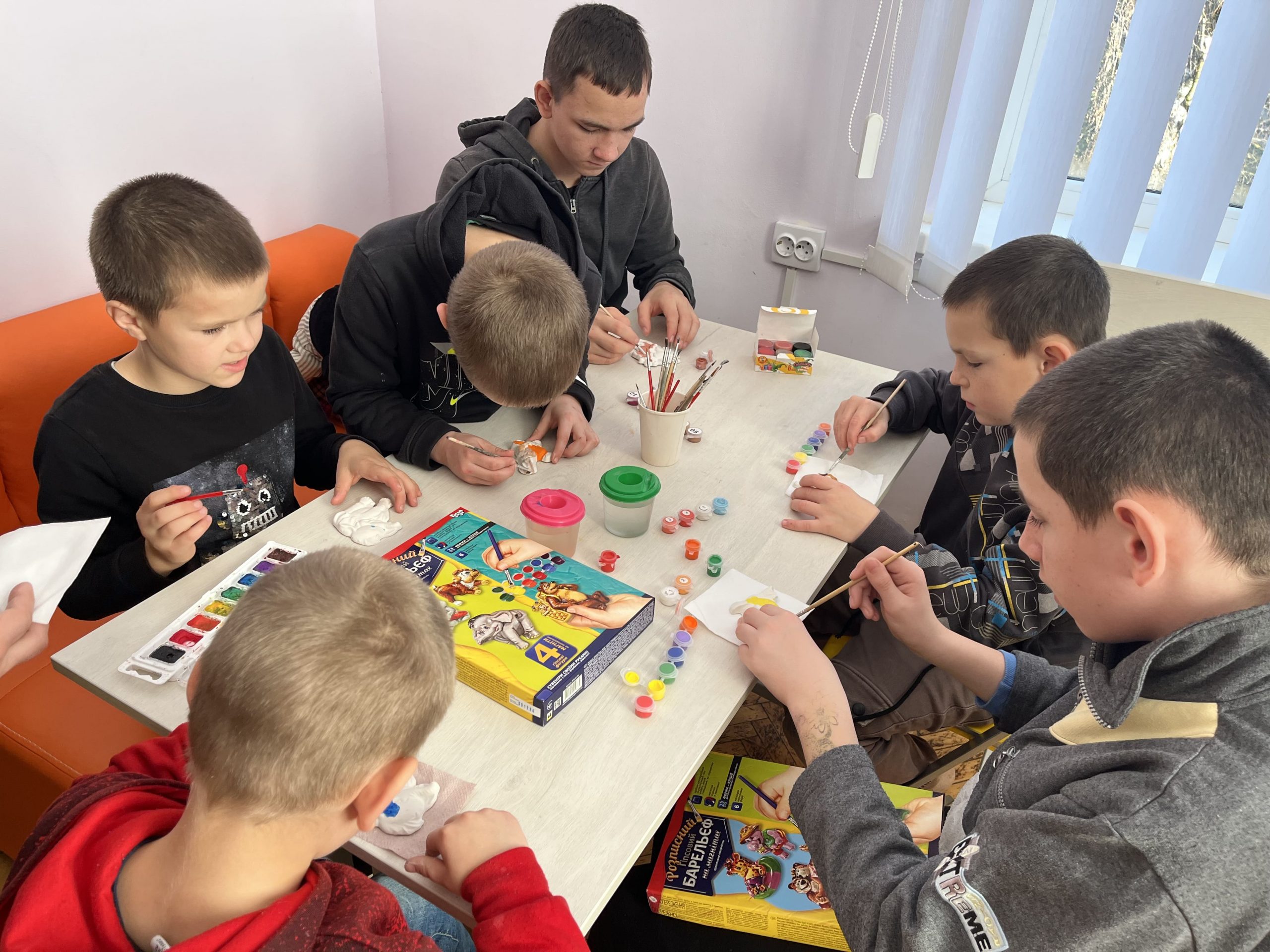 День захисту дітей у Тлумацькій бібліотеці – з турботою про маленькі серця