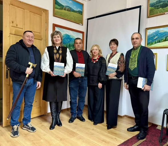 У Історико-краєзнавчому музеї «Гуцульщина» презентували книгу «Почесна Гуцульська столиця: історія, люди, традиції»