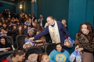 В Івано-Франківську для дітей Героїв організували свято до Дня Святого Миколая