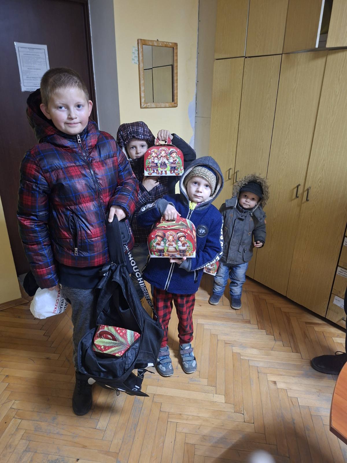 Служба у справах дітей Бурштинської міської ради організувала святкову акцію до Дня Святого Миколая