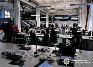 На території Івано-франківська викрито транснаціональну шахрайську мережу, яка ошукала іноземців майже на 50 000 000 гривень