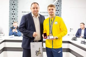 Міський голова Івано-Франківська Руслан Марцінків нагородив нагрудними знаками «Гордість Івано-Франківської громади» видатних спортсменів