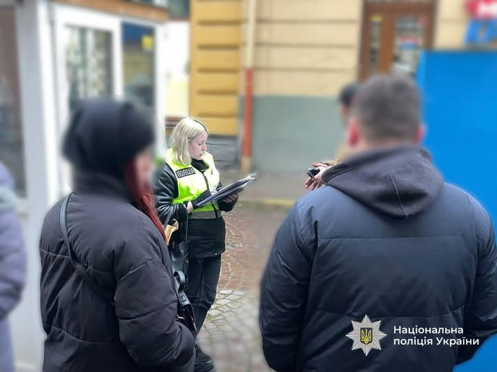 Прикарпатські поліцейські викрили схему заволодіння коштами міського бюджету під час організації платного паркування