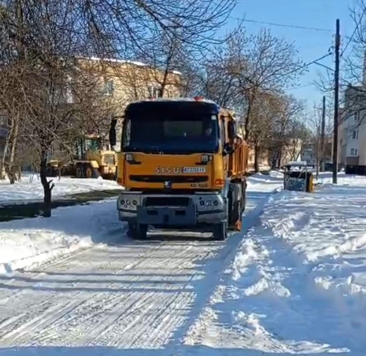 Спецтехніка з Фінляндії стала незамінною для калуських комунальників