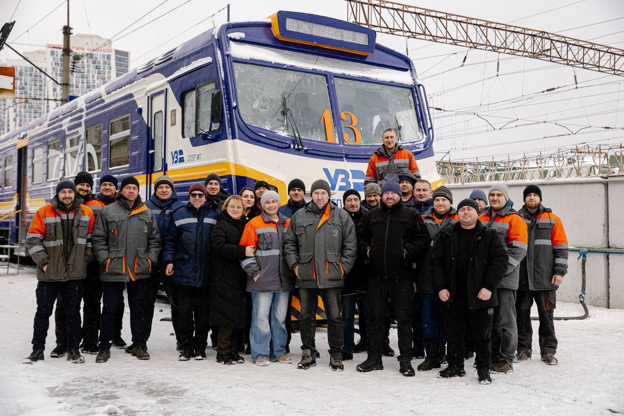 Укрзалізниця до Нового року випускає капітально модернізований електропоїзд ЕПЛ9Т-011