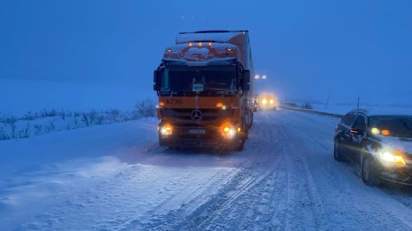 Негода на Прикарпатті: ситуація на автошляхах Надвірнянського району