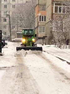 Комунальні служби Івано-Франківська працюють у посиленому режимі через погіршення погодних умов