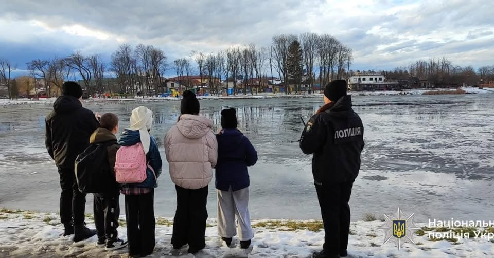 Зимові розваги без ризику: основні правила безпеки на водоймах від поліції Івано-Франківщини