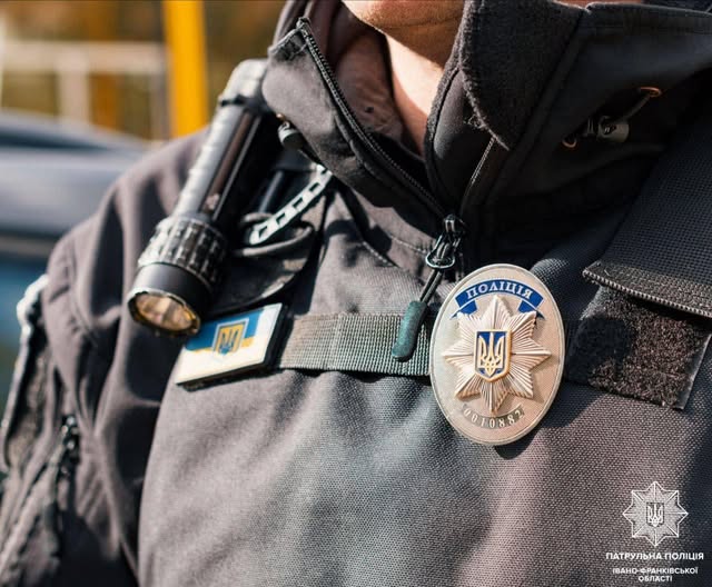 В Івано-Франківську патрульні затримали нетверезого водія, який погрожував перехожому битою