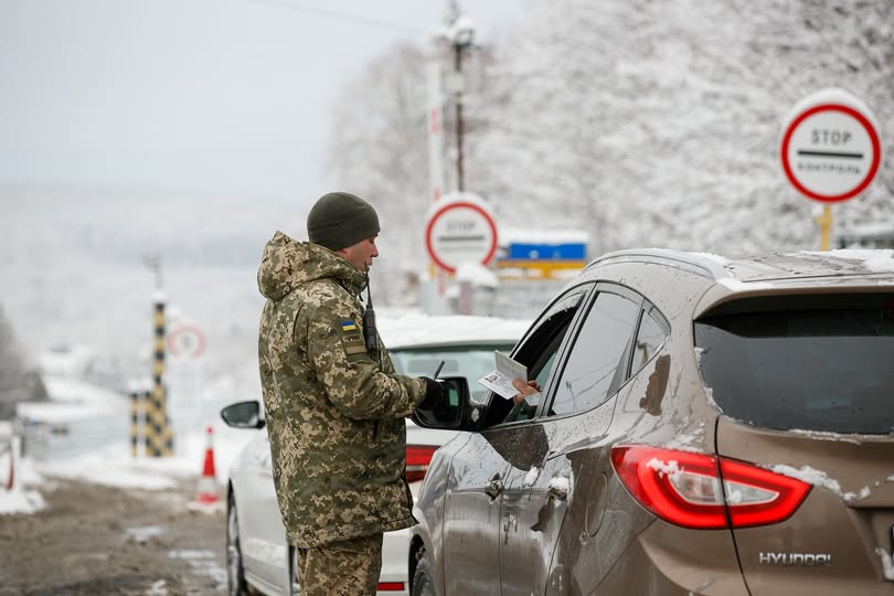 Ситуація на пунктах пропуску: за минулу добу кордон перетнули 57 тисяч осіб