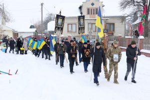 У селі Красилівка попрощалися з воїном Миколою Ціпухою