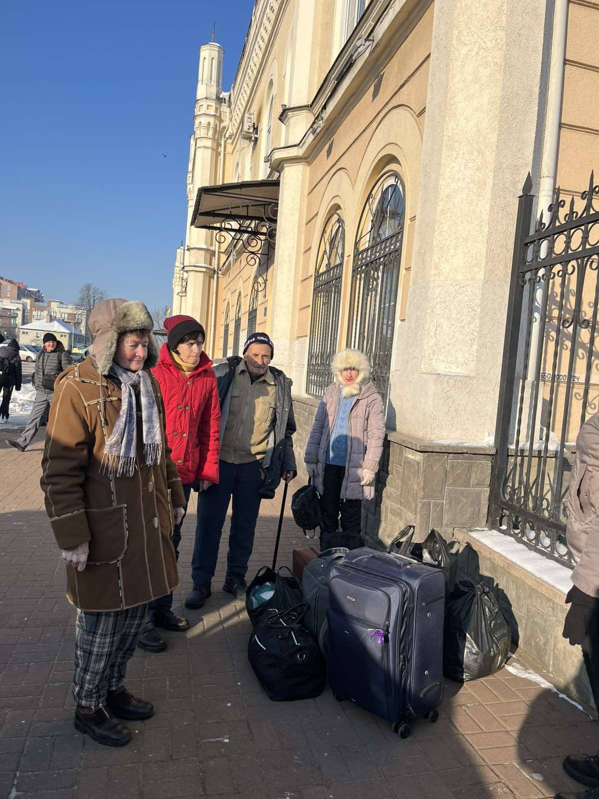 Прибув евакуаційний потяг на Прикарпаття