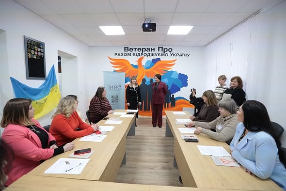 В Івано-Франківському просторі “Ветеран ПРО” для дружин військовослужбовців провели День спільнодії «Листи до себе «Ти як?»