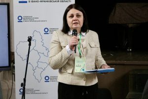 У Коломийській філармонії презентували результати міжнародного дослідження соціально-емоційних навичок учасників освітнього процесу
