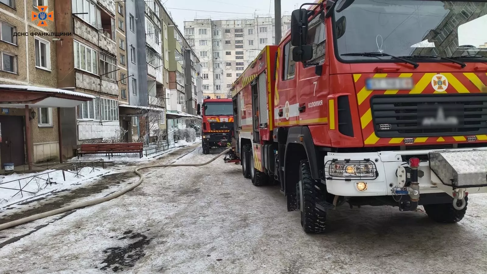 Смертельна пожежа в Коломиї: рятувальники евакуювали 20 мешканців багатоповерхівки