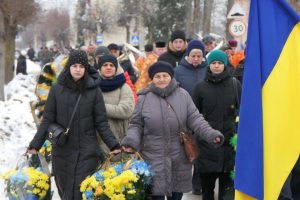 У скорботі Калуська громада попрощалася з Героєм Віталієм Матилишиним