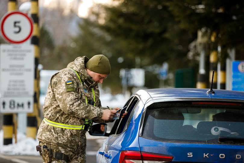 За добу до України повернулося більше громадян, ніж виїхало