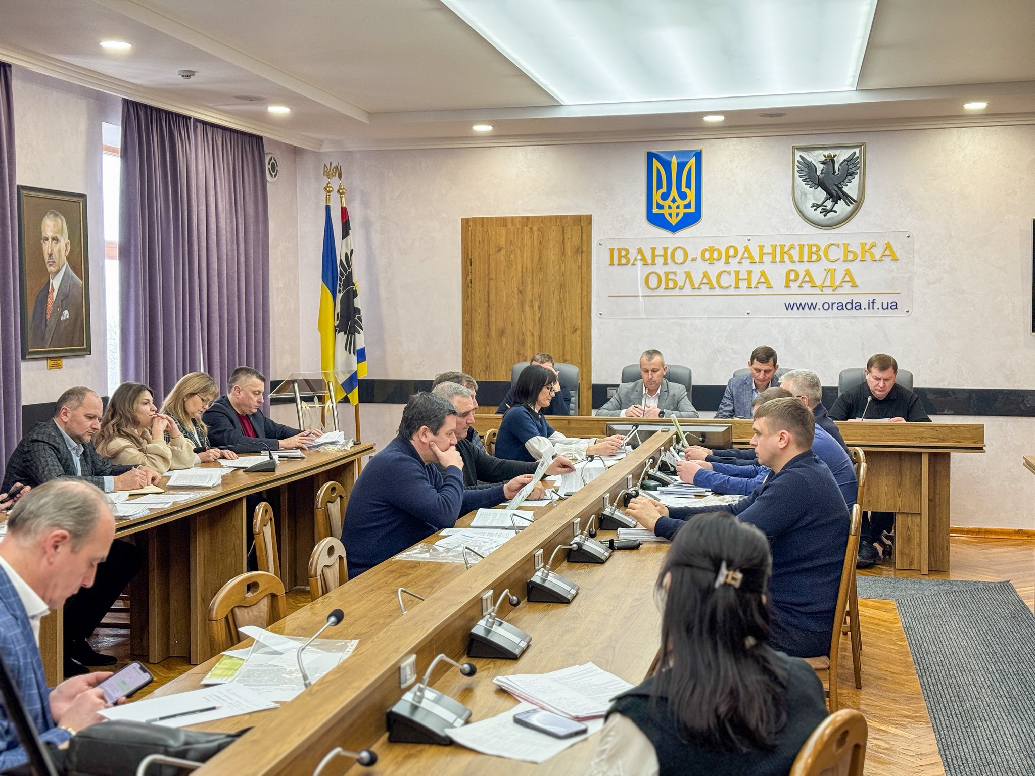 Івано-Франківська обласна рада обговорила зміни в обласних програмах та бюджеті