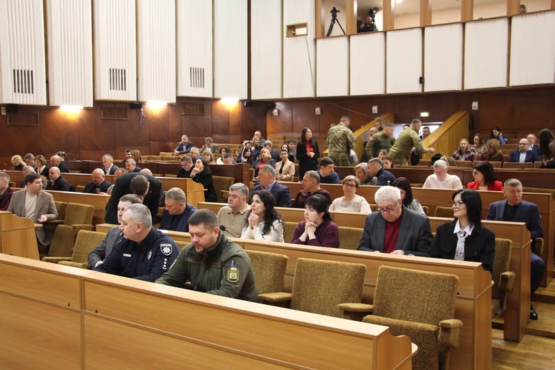 Обласна рада закликала призупинити реорганізацію шкіл на період воєнного стану