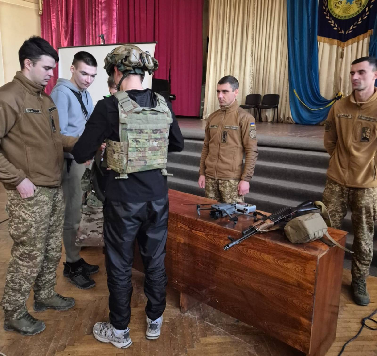 Урок «Звитяги»: військовослужбовці НГУ зустрілися з молоддю Калуша