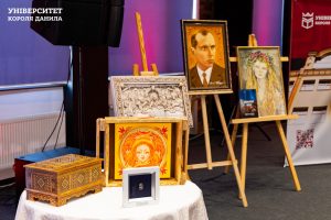 В Університеті Короля Данила відбувся благодійний аукціон пам’яті отця Івана Луцького