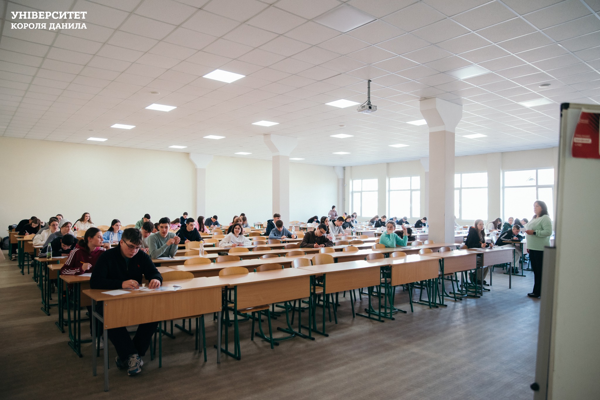 В Університеті Короля Данила відбулася обласна учнівська олімпіада з християнської етики