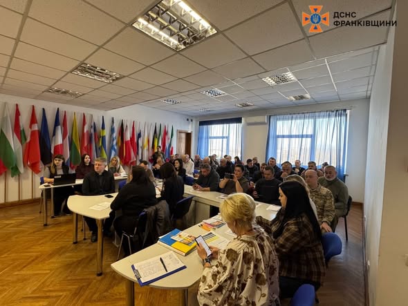 Рятувальники долучилися до обговорення системи підтримки ветеранів на Прикарпатті