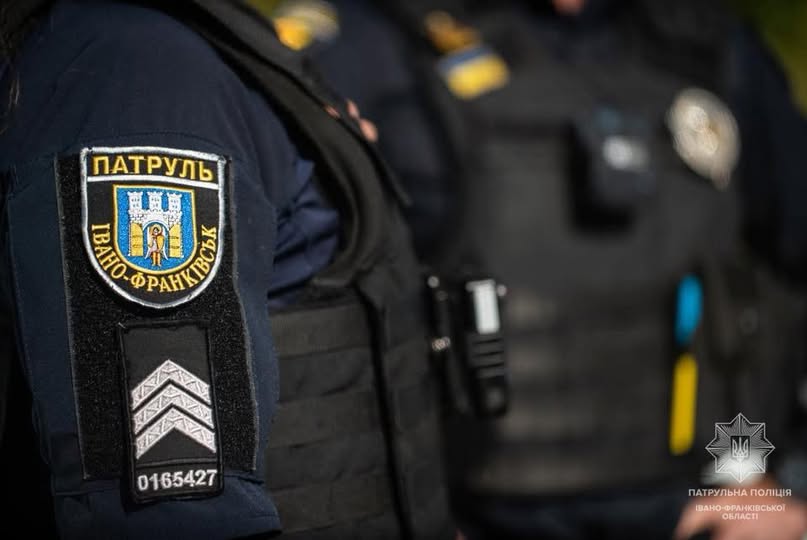У курортній Поляниці затримали чоловіка з пакунком наркотиків