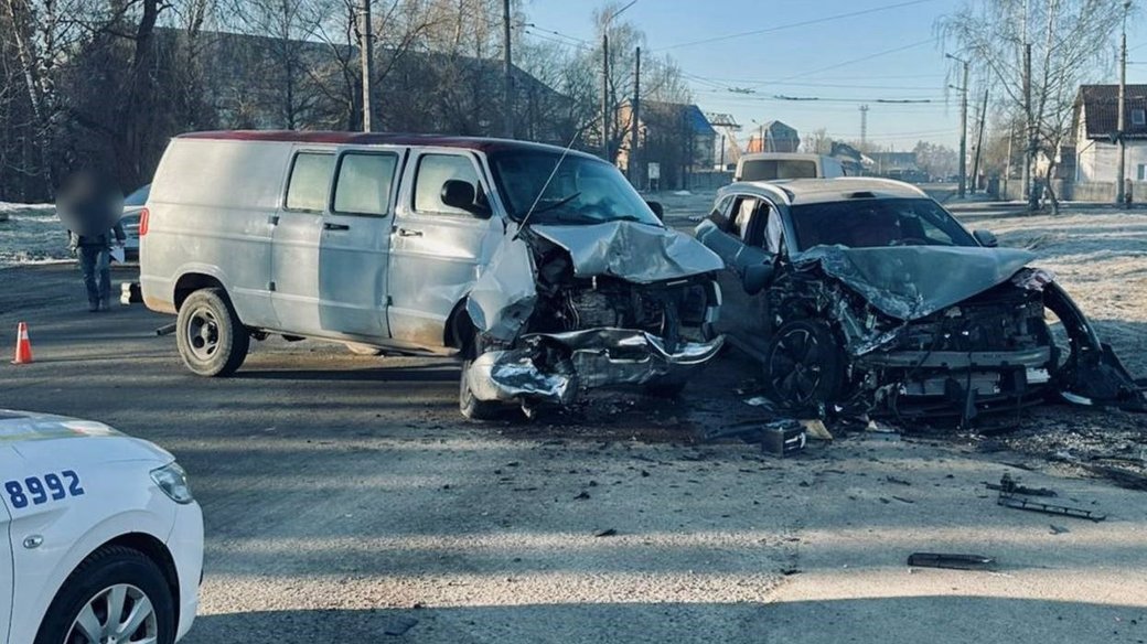 Лобове зіткнення у Хриплині: водій «Dodge» у лікарні після зустрічі з «BYD»