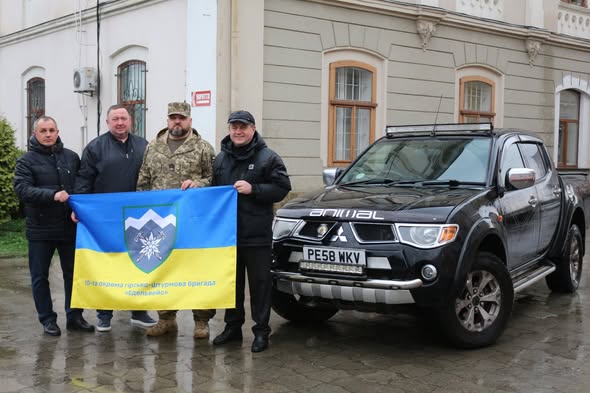 Коломийська громада передала автомобіль для 10-ї окремої гірсько-штурмової бригади «Едельвейс»