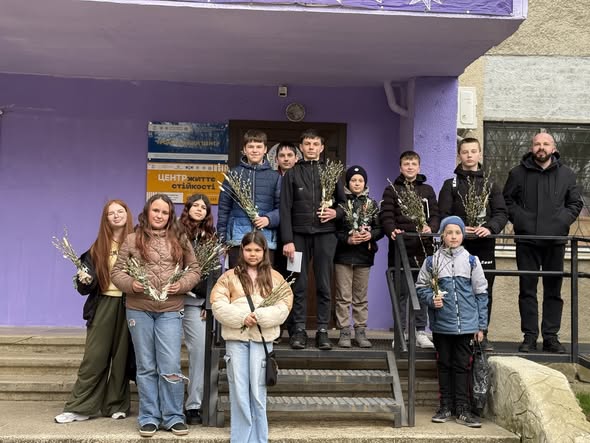 У Долині відбувся духовно-творчий захід із виготовлення вербових букетів до Вербної неділі