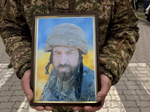 Надвірнянська громада провела в останню путь Героя — Григораша Ярослава Ярославовича