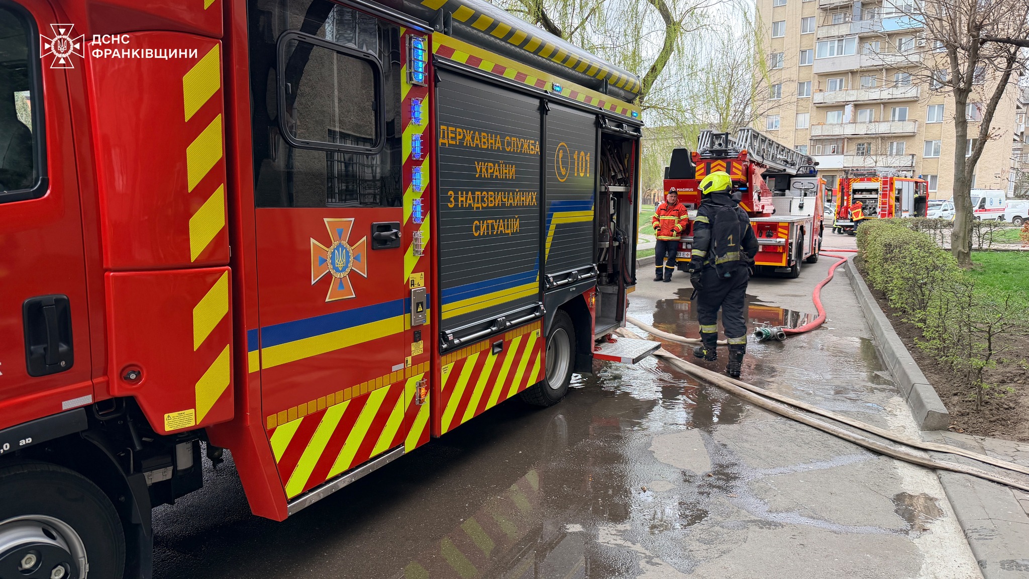 франківські рятувальники ліквідували пожежу в гуртожитку навчального закладу
