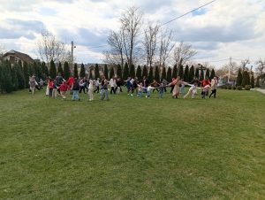 Живі традиції Угорників: Великдень біля храму