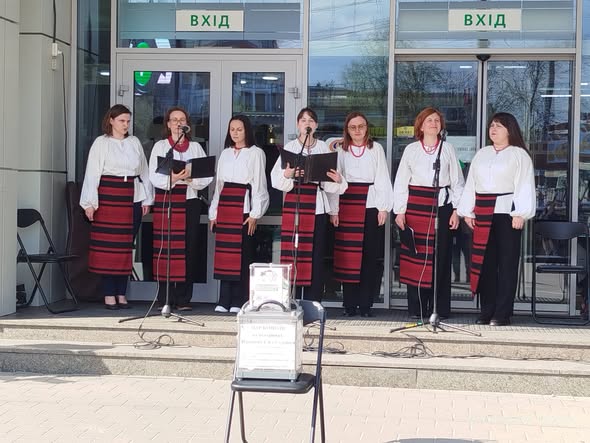 В Івано-Франківську відбувся музично-патріотичний перфоманс на підтримку Збройних Сил України