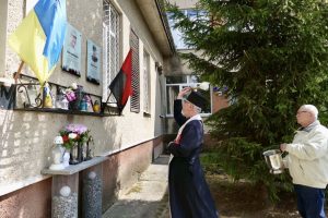 В селі Копанки відкрили й освятили інтерактивну меморіальну дошку полеглому Захиснику України-Андрієві Красію.