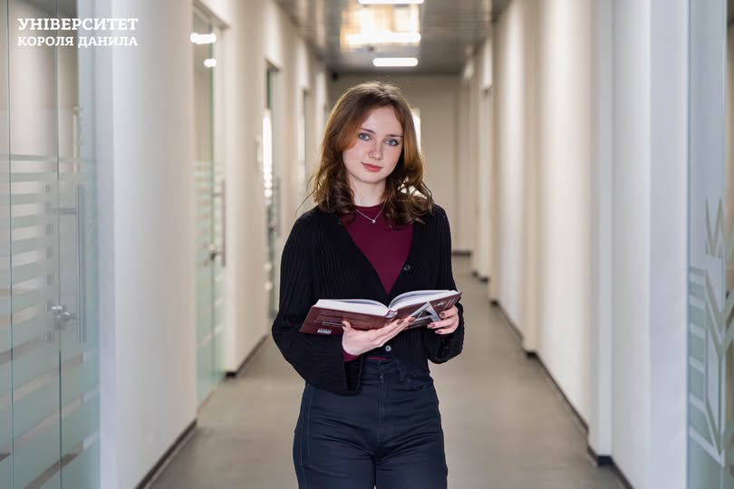 Студентка Фахового коледжу УКД посіла ІІІ місце на всеукраїнському етапі ХХVІ Міжнародного конкурсу з української мови імені Петра Яцика